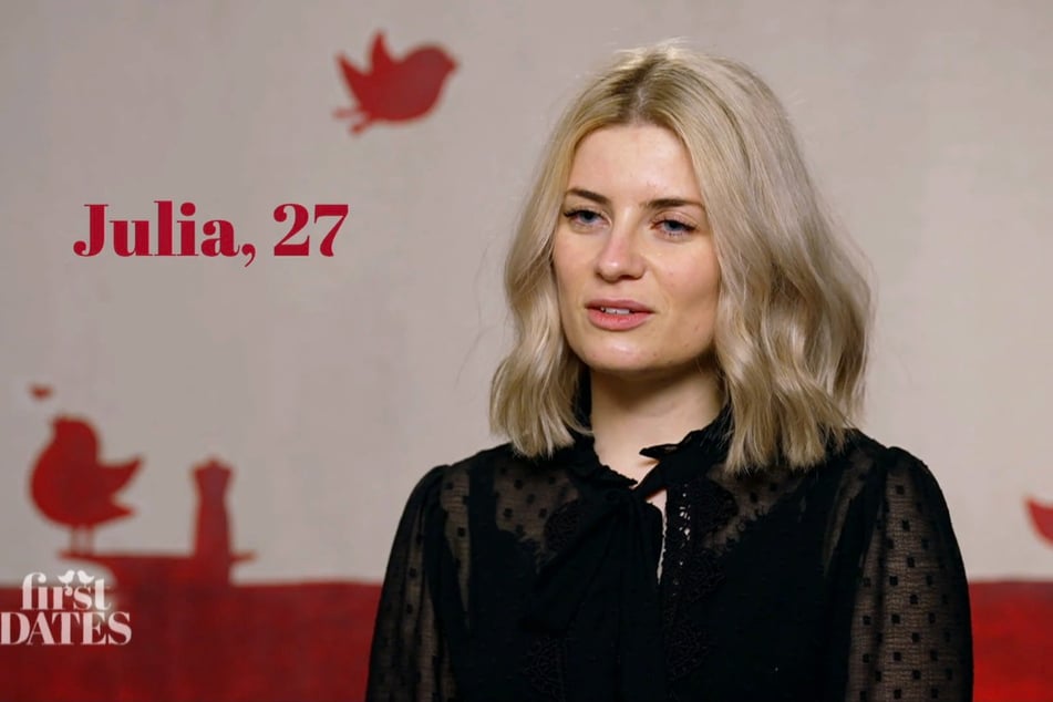 Obwohl die Stimmung zwischen Julia (27) und Lukas (27) gelockert wirkt, will der Funke bei der 27-Jährigen einfach nicht überspringen.