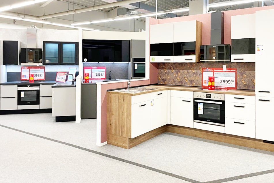 ROLLER Möbel startet großen Abverkauf mit bis zu 50 Prozent auf Musterküchen