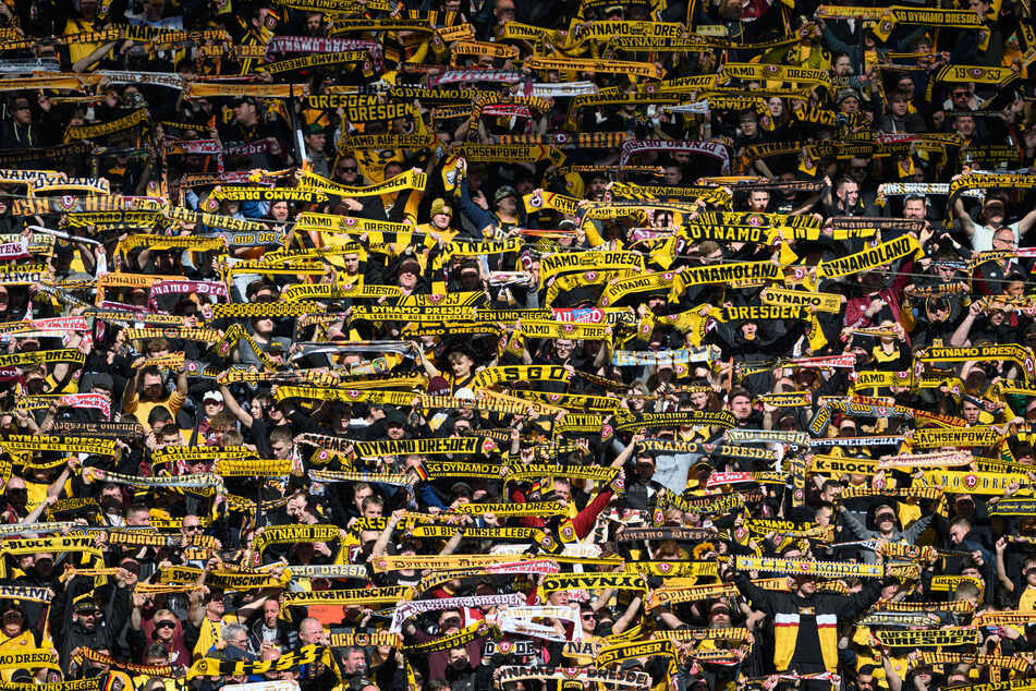 Die Fans von Dynamo Dresden werden ihr Team im Ostderby gegen Cottbus gewaltig unterstützen.