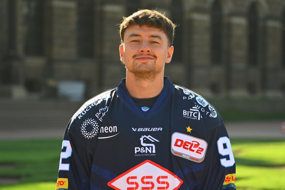 Tomas Andres (30) musste mit Sandalen zum Soccergolf antreten.