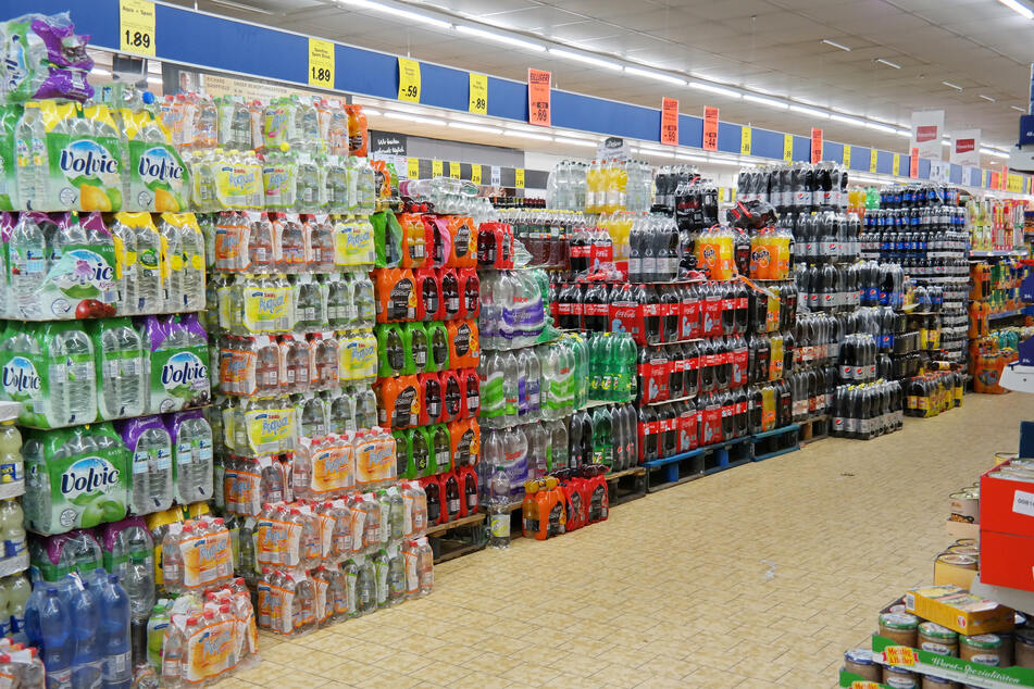 Die Discounter haben den Preiskampf schon eröffnet. Sie hoffen auf gute Geschäfte in der zweiten Jahreshälfte.