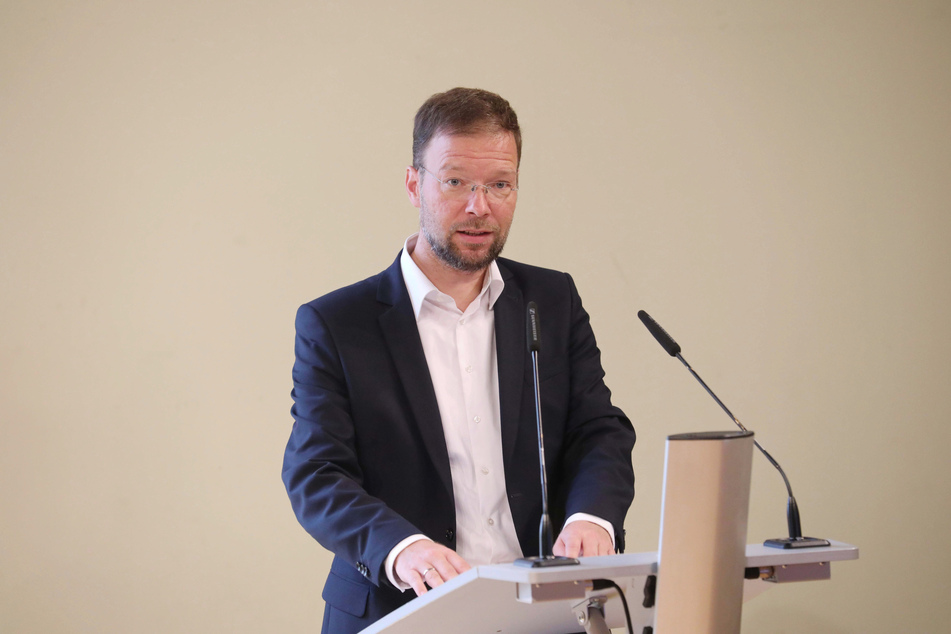 Jenas Oberbürgermeister Thomas Nitzsche (48, FDP) verteidigte die erlassenen Allgemeinverfügungen. (Archivbild)