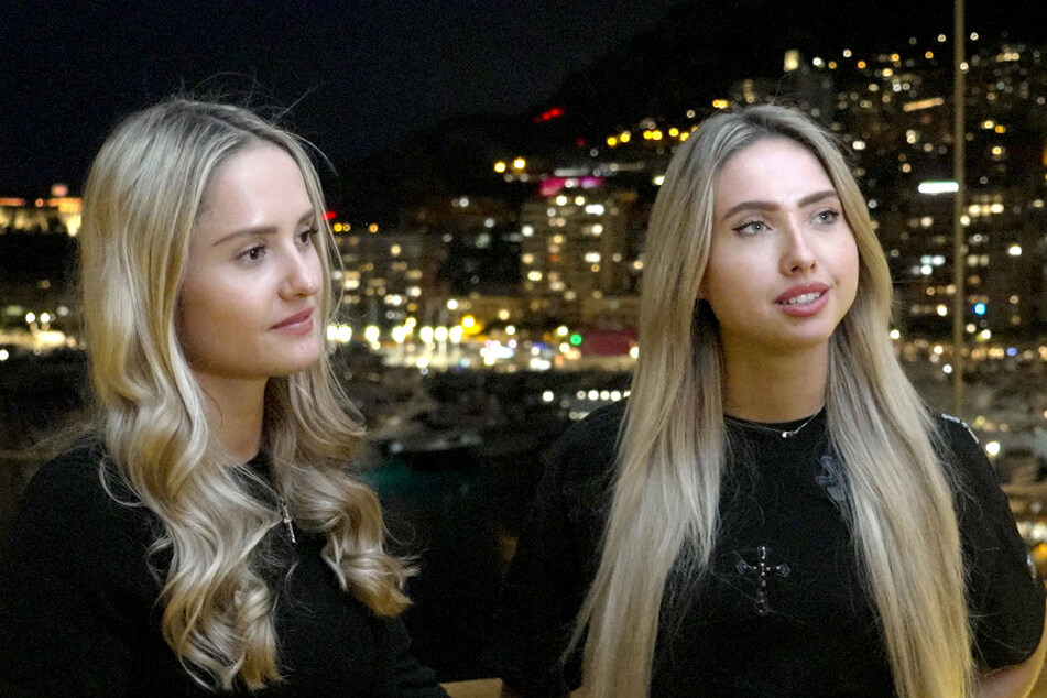 Die Millionärstochter und ihre jüngere Schwester Shania (19) stehen für die Familienmodemarke vor der Kamera.