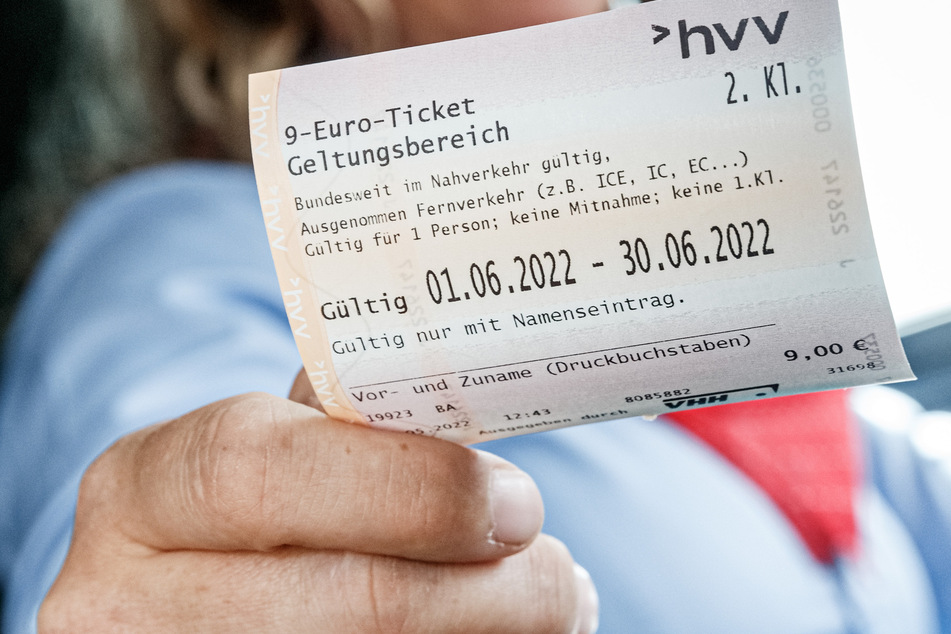 Das 9-Euro-Ticket ist ab Montag im Vorverkauf erhältlich.