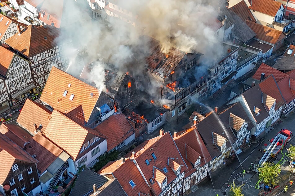 Bilder vom Einsatzort lassen die massiven Schäden erkennen.