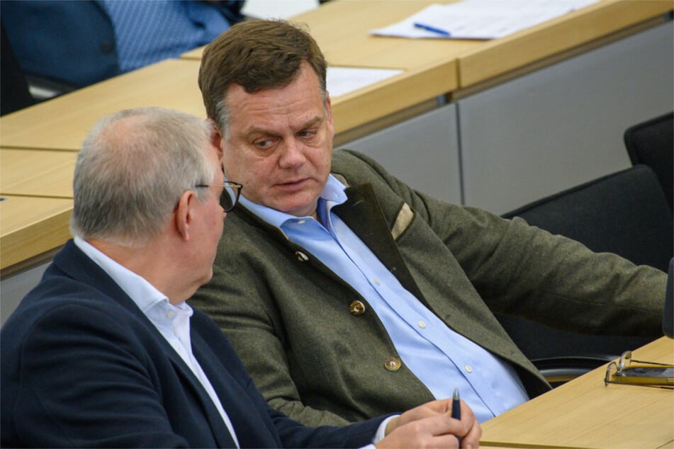 Alexander Räuscher (55, CDU, r.) löschte den fragwürdigen Post später selbst. (Archivfoto)