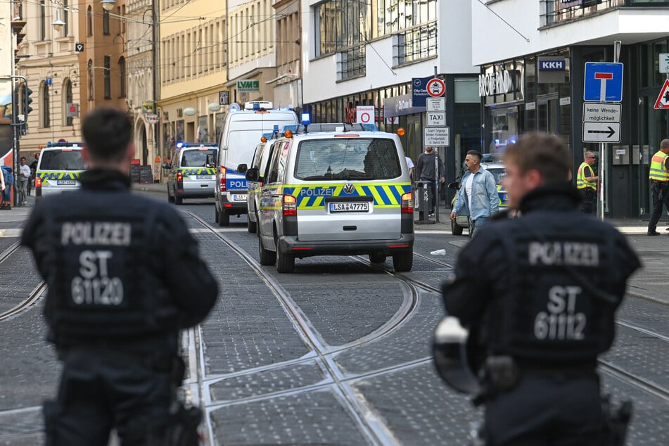 Regionalliga und Demos: Polizei in Halle steht angespannter Samstag bevor