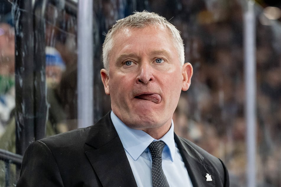 Ebenfalls sieben Punkte und erst zwei Saisonsiege: Auch für Eislöwen-Coach Niklas Sundblad (52) läuft es nicht rund.