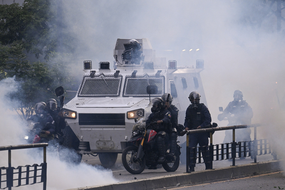 Regierungstreue Kräfte versuchen die Proteste zu unterdrücken.