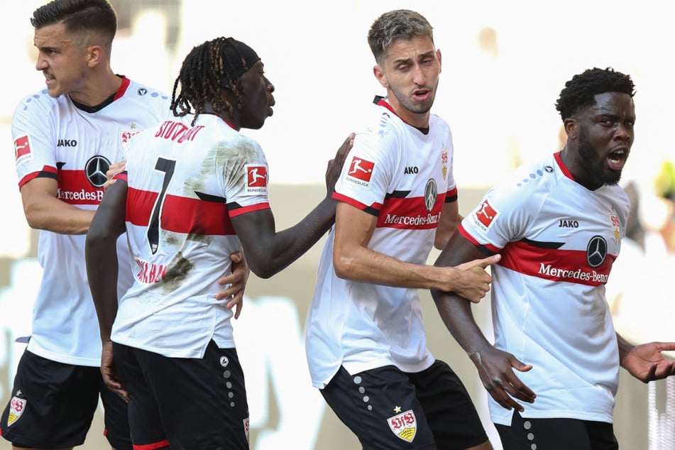 Orel Mangala (r.) hat nach seinem Treffer zum 2:1 Grund zur Freude.