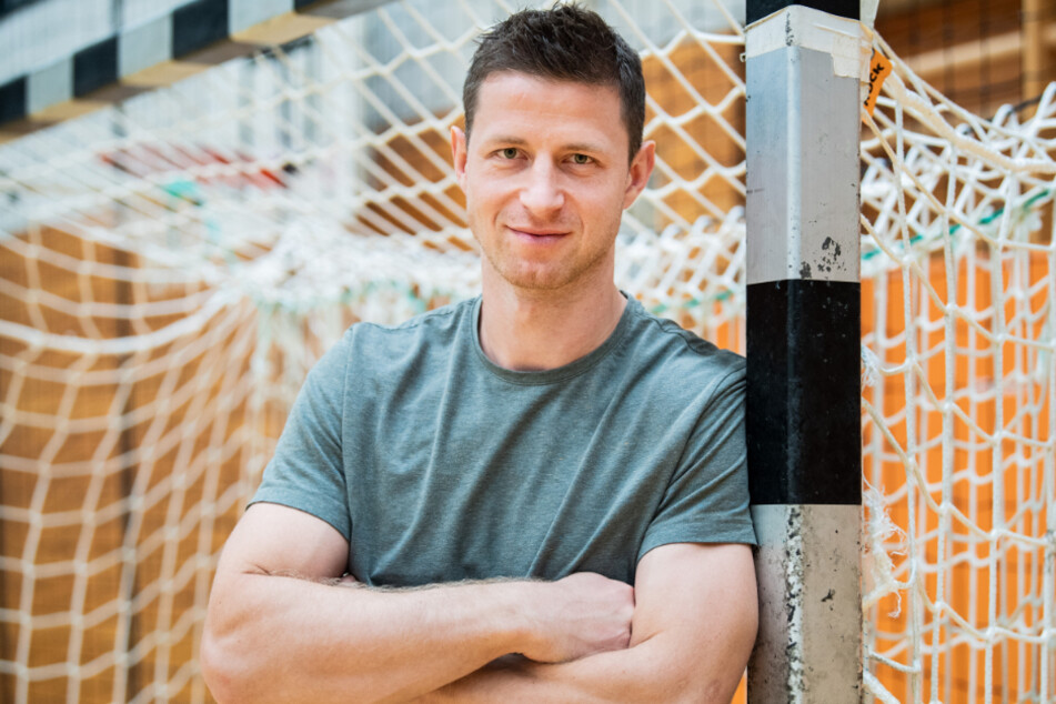 Martin Strobel aus Balingen steht im Oktober 2019 in der Sparkassen-Arena Balingen. Nationalspieler Strobel steht neun Monate nach seinem Kreuzbandriss vor dem Comeback.