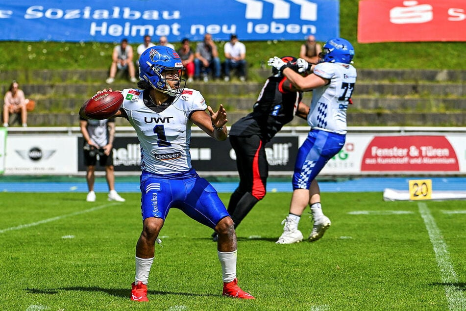 Xeaiver Bullock (24) hat einen richtig starken Wurfarm und bereits 40 Touchdowns erworfen. Ihn gilt es zu stoppen.