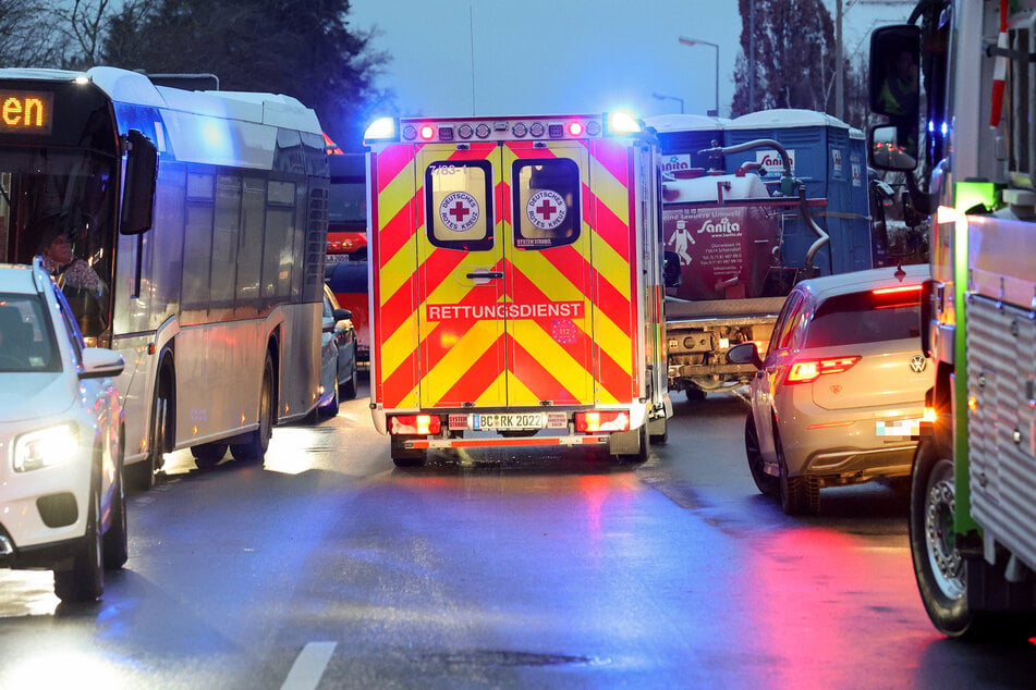 Immer wieder kommt es zu Zwischenfällen mit nicht funktionierenden Rettungsgassen.