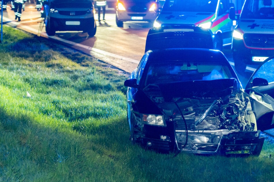 Unfall A1: Unfall auf der A1: Zwei Verletzte, Verursacher flüchtet