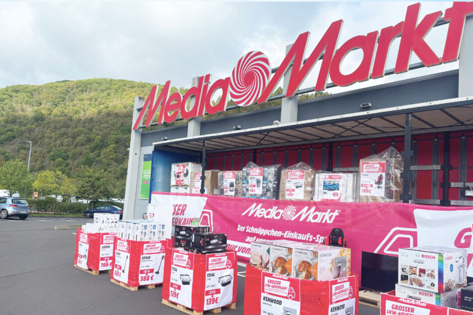 LKW-Verkauf bei MediaMarkt Idar-Oberstein.