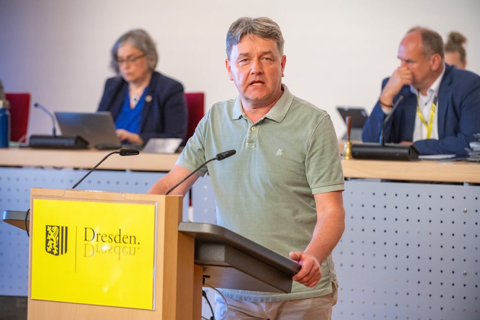 BSW-Stadtrat Ralf Böhme (53) hält einen Radweg in der Brückenmitte für "psychologisch nicht zumutbar".