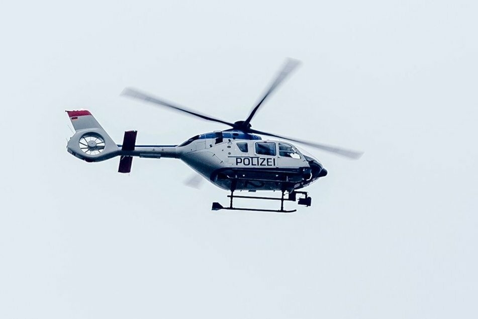 Ein sächsischer Polizeihubschrauber wurde am Dienstagabend mit einem Laser geblendet. (Symbolbild)