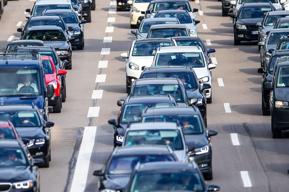 Auf den bayerischen Straßen kann es am Wochenende zu Staus kommen.