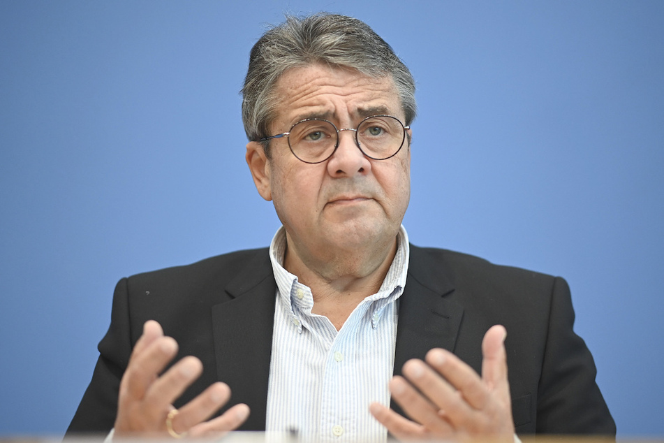 Der ehemalige Bundesaußenminister Sigmar Gabriel (62, SPD).