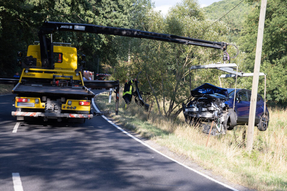 VW kommt in den Gegenverkehr: Vier Verletzte nach Frontalcrash