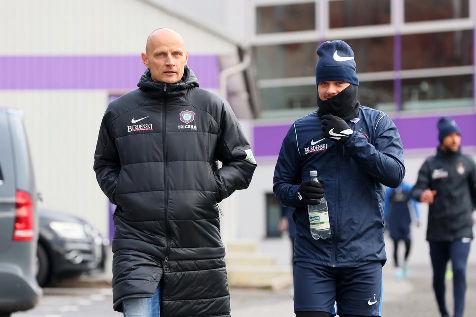 Sportchef Matthias Heidrich (45, l., mit Ivan Knezevic) kann sich den Kader der neuen Saison nach seinen Wünschen zusammenbasteln.