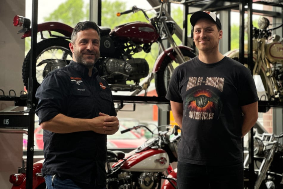 Murat Uzun (l.), Geschäftsführer von Harley-Davidson-Nord und Jascha Bergmann, Geschäftsführer der bergmanngruppe bei der Pressekonferenz am Dienstag.