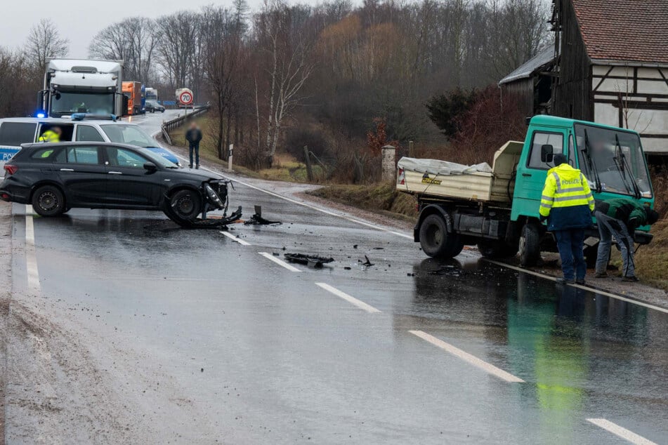 Auf der Mittweidaer Straße krachten ein Multicar und ein Fiat zusammen.