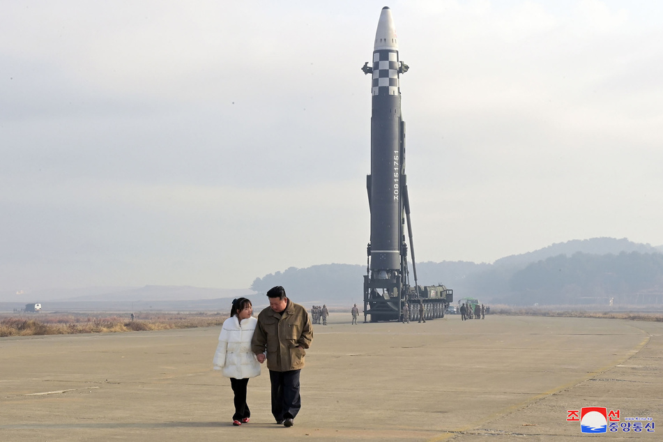 Unabhängigen Journalisten wurde kein Zugang gewährt, um über das Ereignis zu berichten, das in diesem von der nordkoreanischen Regierung verbreiteten Bild dargestellt ist.