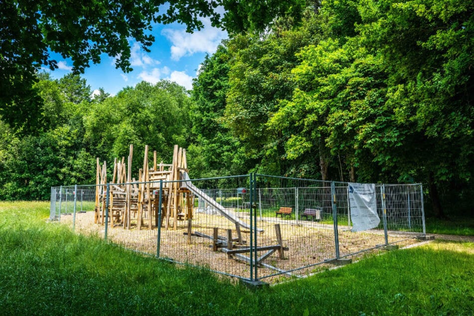 Der Mann entblößte sich in der Nähe des Spielplatzes im Stadtpark. (Archivbild)