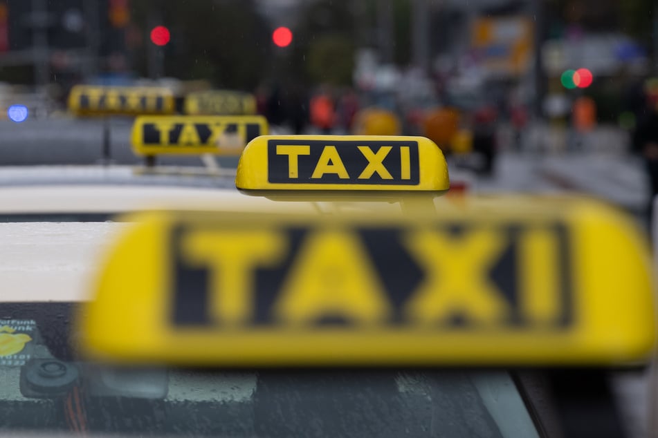 Kritik kommt unter anderem vom Geschäftsführer des Bundesverbandes Taxi und Mietwagen. (Symbolbild)