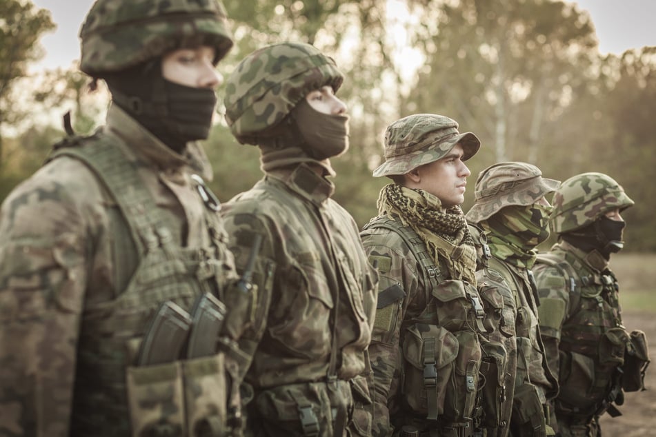 Männer müssen Bundeswehr fragen, wenn sie länger ins Ausland wollen