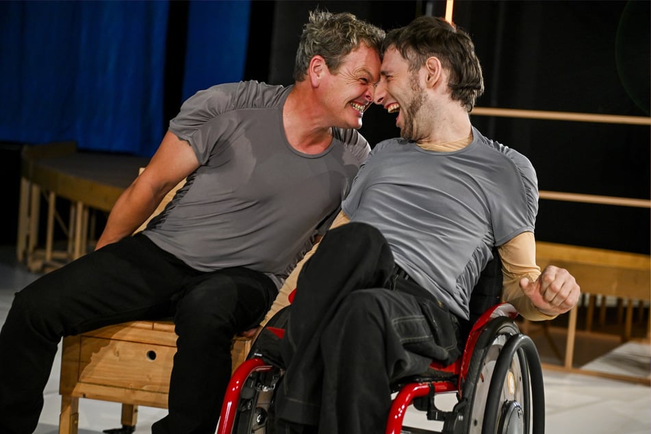 Victor und Pierre finden gemeinsame Worte im Schauspiel.