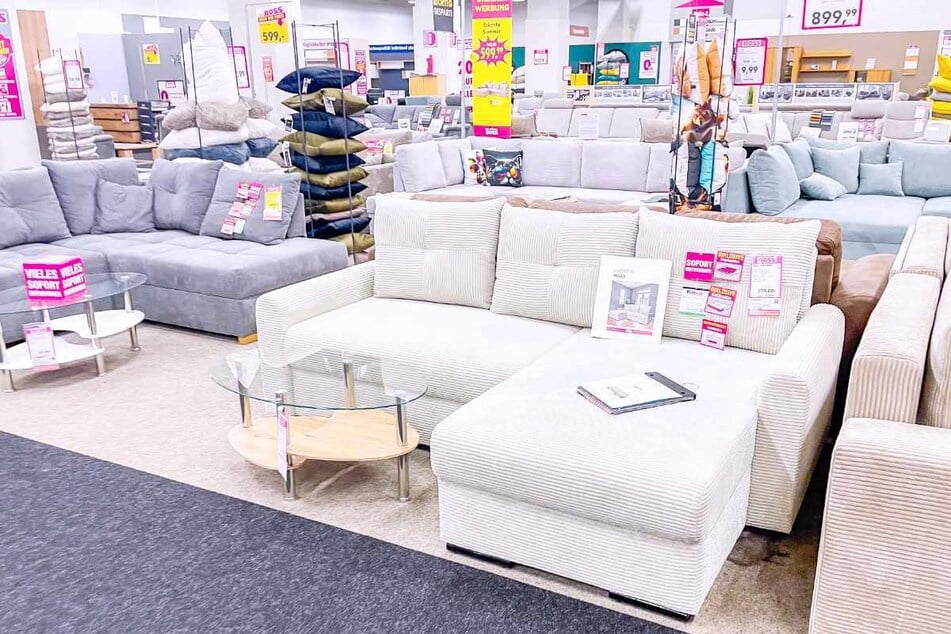 Schaut am Montag (2.2.) bei Möbel Boss in Zwickau vorbei und sichert Euch hohe Rabatte in (fast) allen Bereichen.