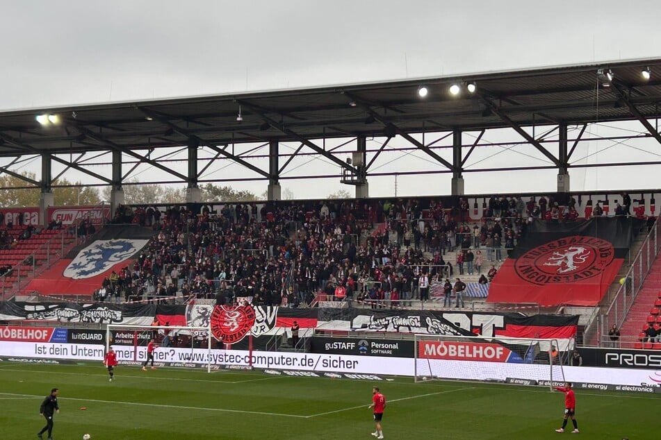 Der Ingolstädter Block ist weniger gefüllt als der der Dresdner.