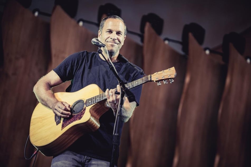 Gut gelaunt und einfach lässig überzeugte Jack Johnson am Sonntagabend beim "Stadtpark Open Air".