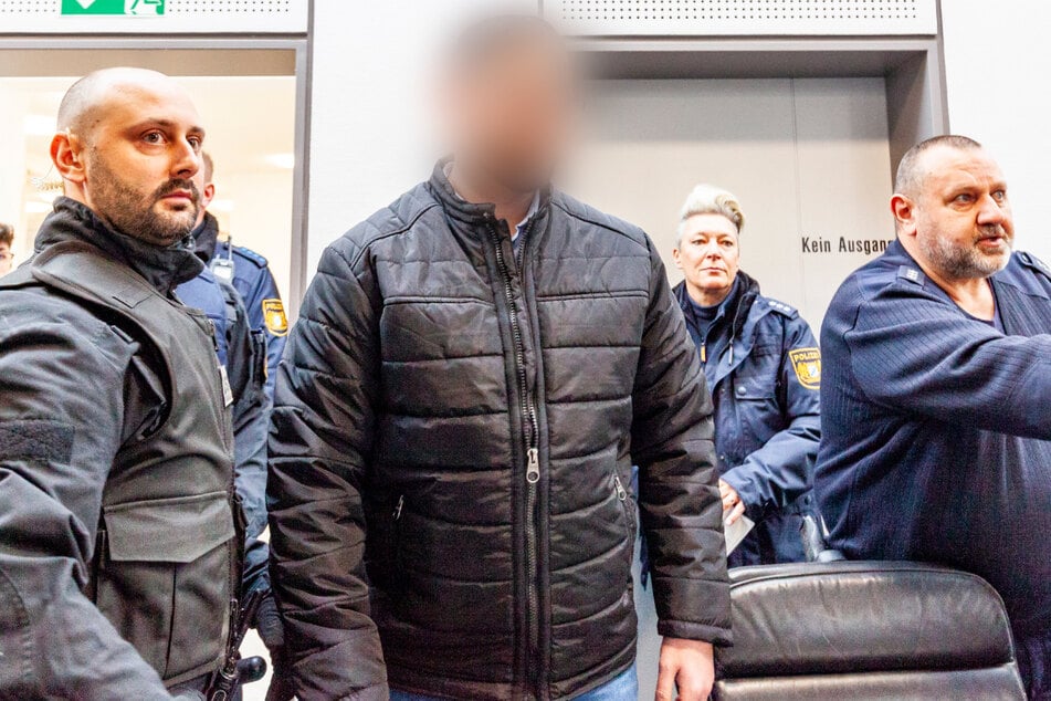 Ein 25-Jähriger (M.) muss sich ebenfalls vor Gericht verantworten.