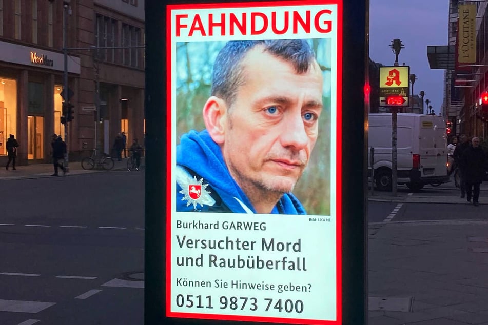 Das LKA Niedersachsen fahndet nach Burkhard Garweg (55), der sich weiterhin auf der Flucht befindet.