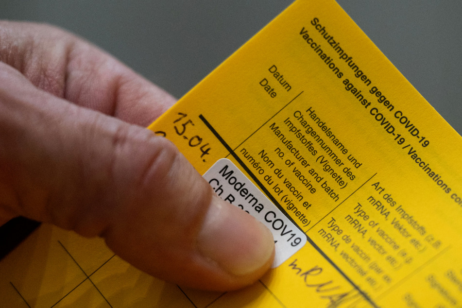 Das große Problem: Die händischen Impfausweise sind nicht fälschungssicher.