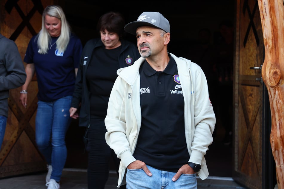 Aue-Trainer Khvicha Shubitidze (51) muss vorerst weiter ohne Jonas Kehl (25) und Chadi Ramadan (23) planen.