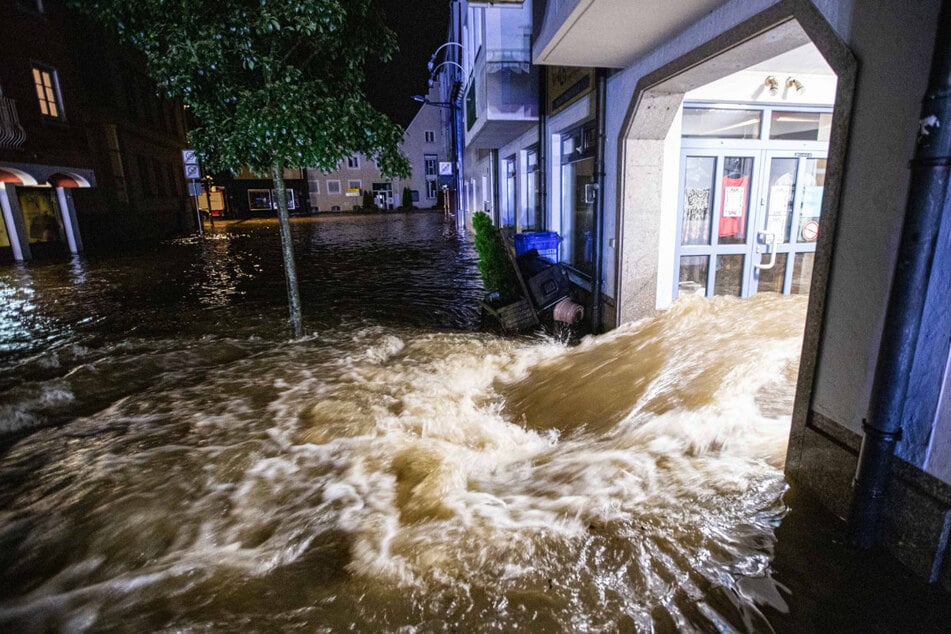 Zahlreiche Gebiete in Bayern musste wegen Hochwasser und Überflutung evakuiert werden.