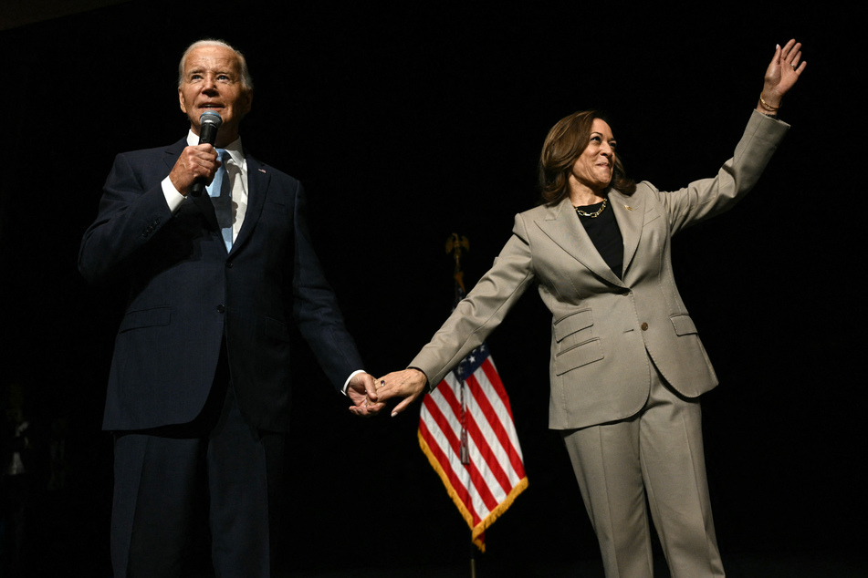 Kamala Harris (r.) kept her speech short during Thursday's joint appearance with Joe Biden.