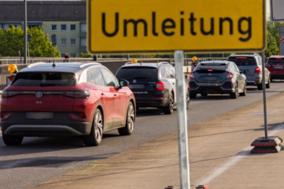 Sperrung an der Budapester Straße: Stau im Berufsverkehr