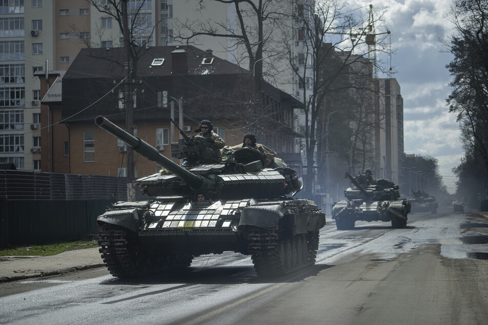 Bewaffnet zurück nach Deutschland? Warnung vor deutschen Rechtsextremisten in der Ukraine