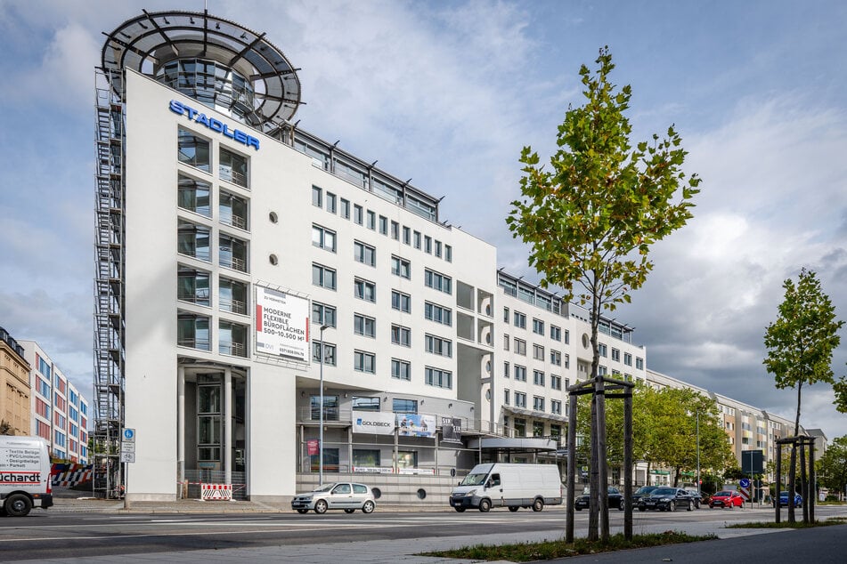 Straßenbahnhersteller Stadler ist in die ehemalige eins-Zentrale in der Augustusburger Straße gezogen.