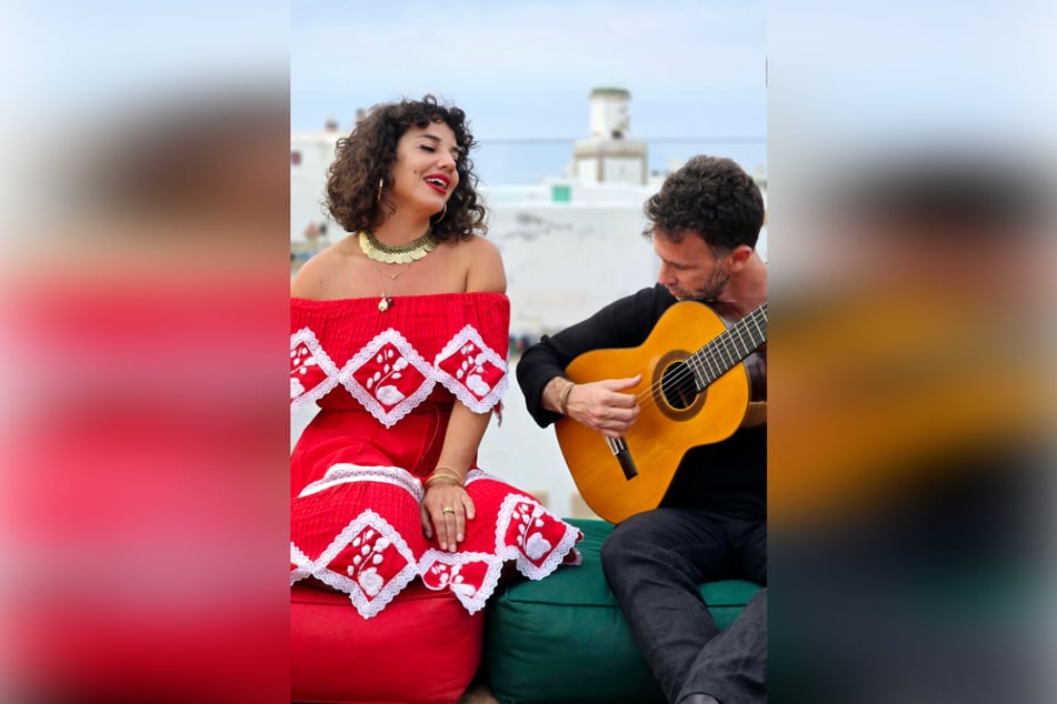 Sängerin Lala Tamar und Flamenco-Gitarrist Ofer Ronen vom Duo Andalus eröffnen die Jüdische Woche am Donnerstag.