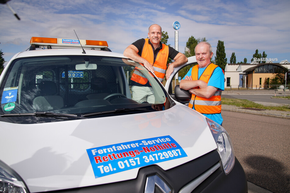 Andreas Seifried (38, l.) ist neu bei der Fernfahrer-Nothilfe, Bernd Treffkorn (67) hat den Service gegründet.