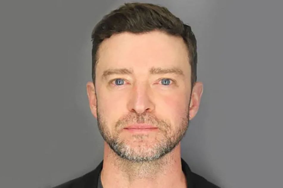 Nach seiner Festnahme im Juni wird Justin Timberlakes (43) Polizeifoto jetzt als Kunstwerk in einer Galerie ausgestellt.