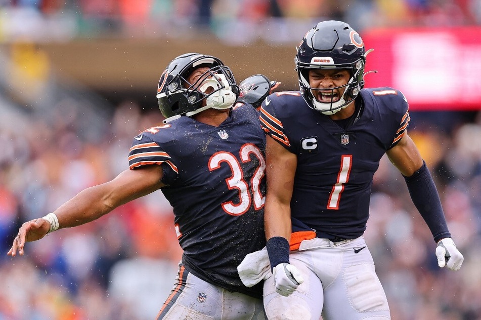 Justin Fields slips and slides into a huge victory for the Chicago Bears