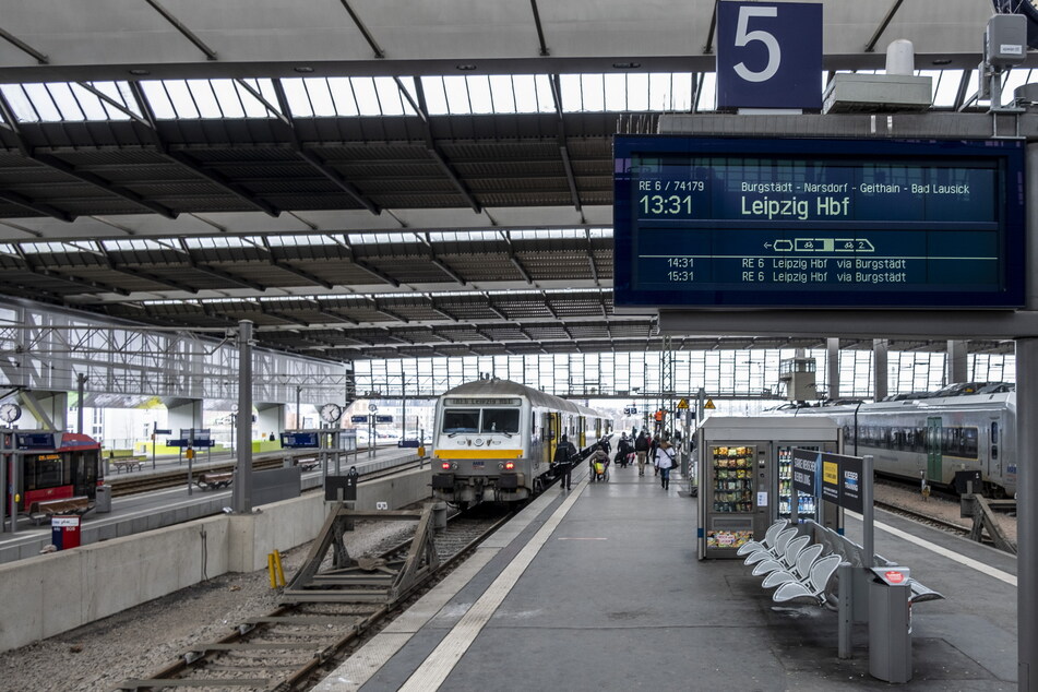 Bis 2028 will die Deutsche Bahn die Strecke Chemnitz-Leipzig ausbauen. Allerdings nicht durchgehend zweigleisig.