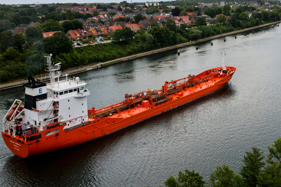 Havarie eines 97,5 Meter langen Frachters im Nord-Ostsee-Kanal